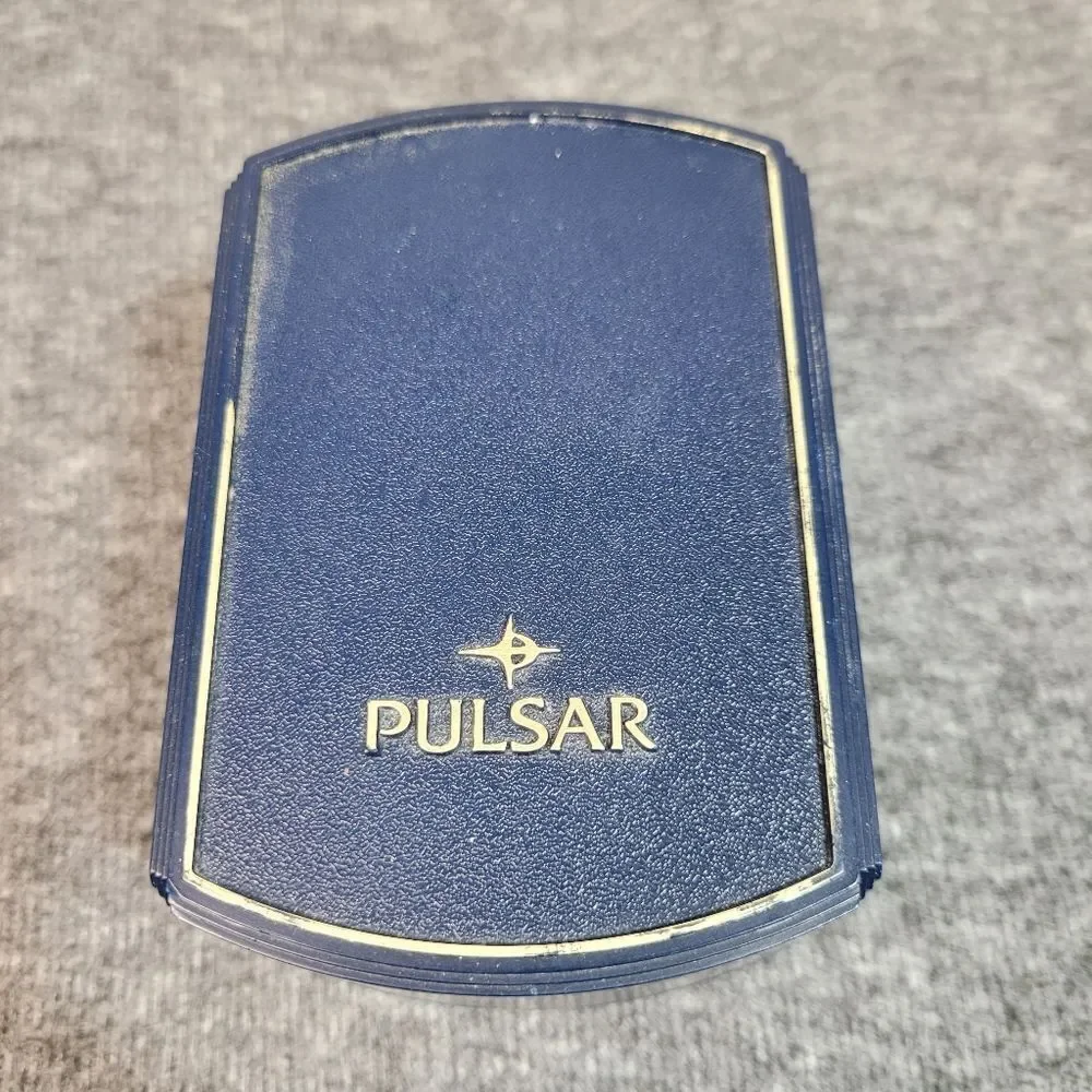 Vtg 90's Pulsar Watch Men Stainless Steel Gold Stretch WR Day Date Black